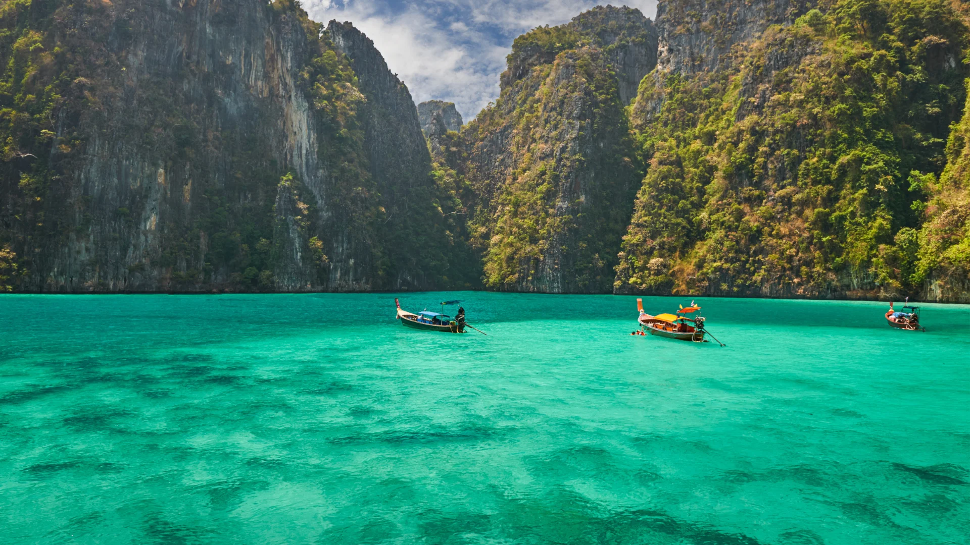 Phi Phi Island clear water view