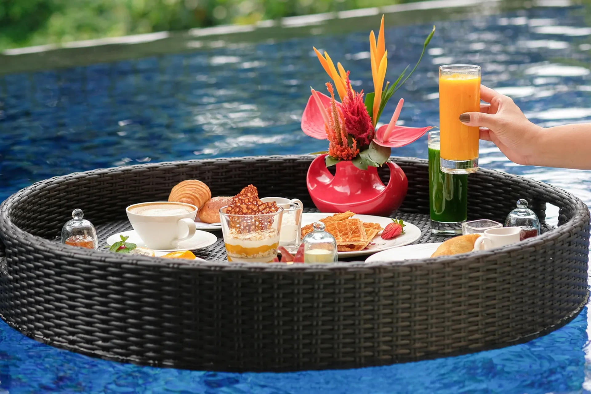 Floating Breakfast & Transfer to Nusa Dua